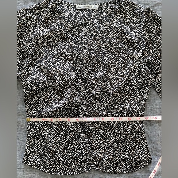 Abercrombie button front satin shirt - Picture 6 of 9